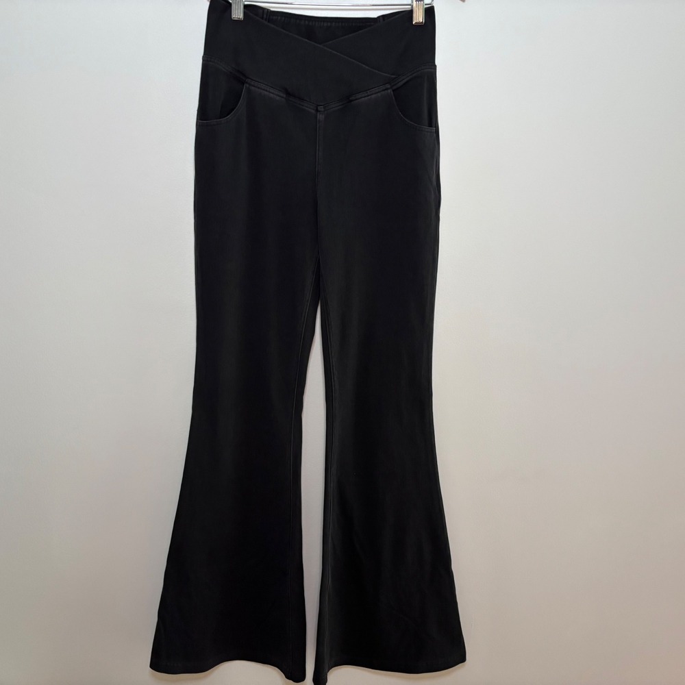 Halara Flex High Waisted Crossover Super Flare Pant Med Pull On Black Retro Boho